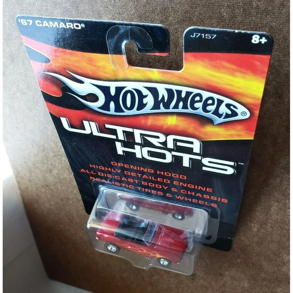 2006 Hot Wheels '67 CAMARO CONVERTIBLE RED #J7157 ZAMAC Base DDRL REAL RIDERS